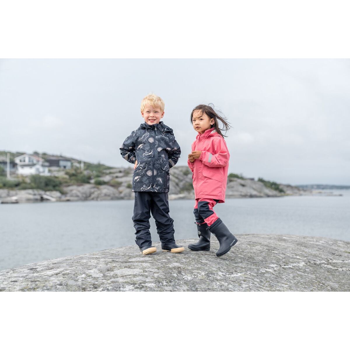 Didriksons Dětská nepromokavá bunda Norma ocean navy - ROSTOUCÍ