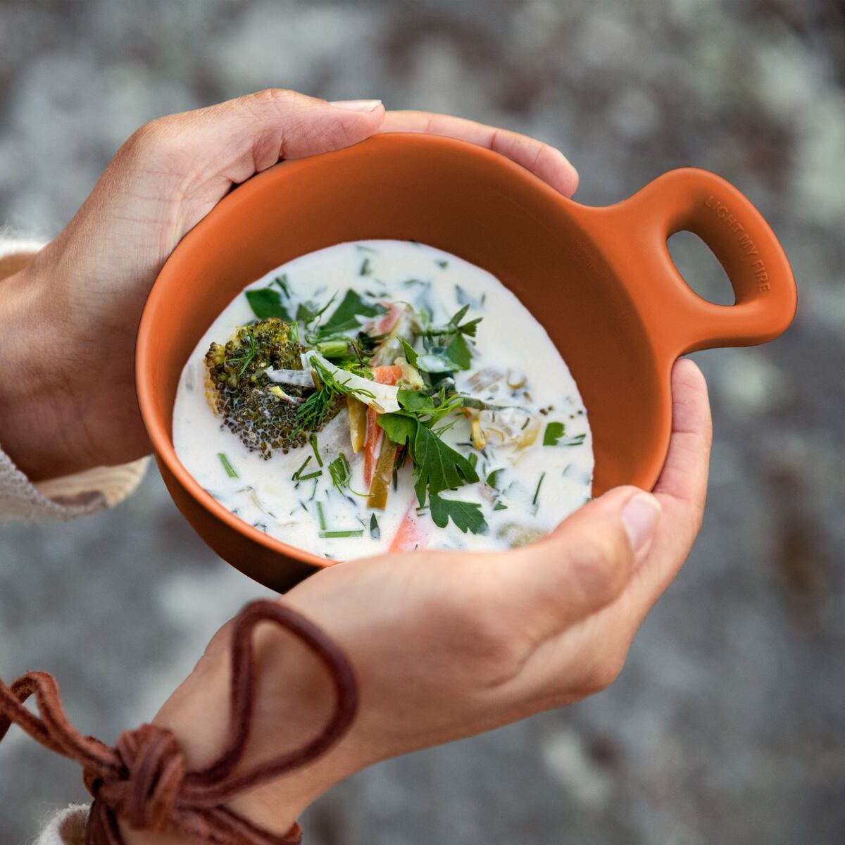 Light my fire Cestovní miska s uchem Swedish Kåsa slatyblack